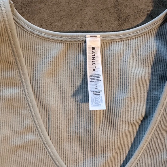 ATHLETA | Aurora V-Neck Ribbed Tank Top, Color Mint, Size S - Picture 3 of 6